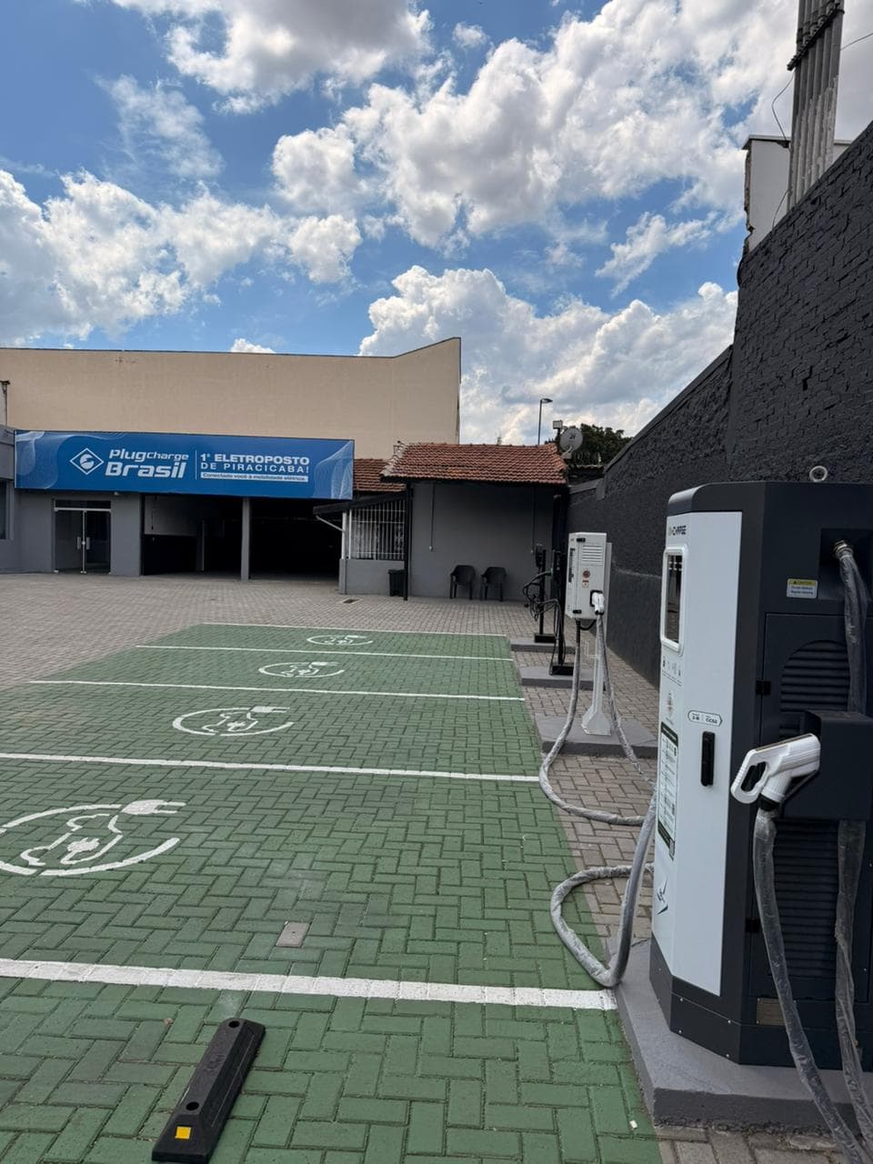 Entrada do Eletroposto On-Charge - Vista aproximada